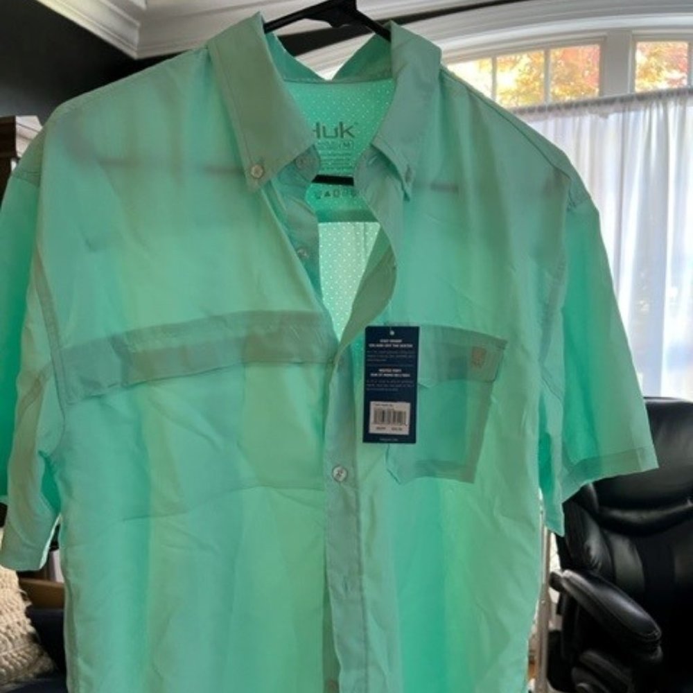 Mens Medium HUK Mint Shirt